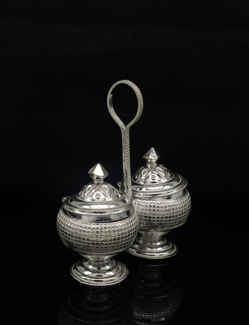 Design sterling silver excellent kumkum/ sindur, sandal, saffron tilak box, brides gift or puja utensils in India, UK, USA, All Country